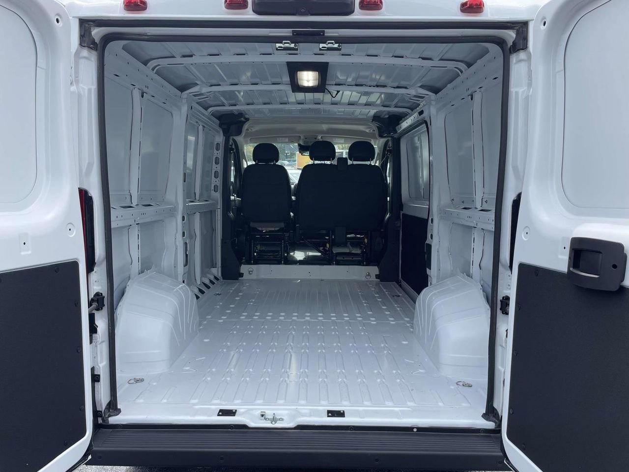 Used 2024 RAM ProMaster 1500 w/ Safety Group FWD image 27