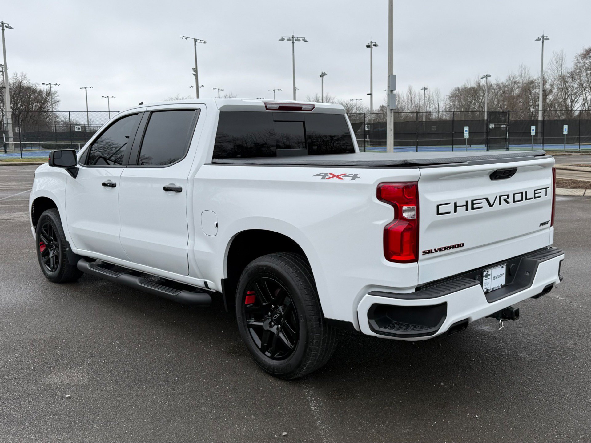 Used 2024 Chevrolet Silverado 1500 RST w/ Redline Edition AWD/4WD image 4