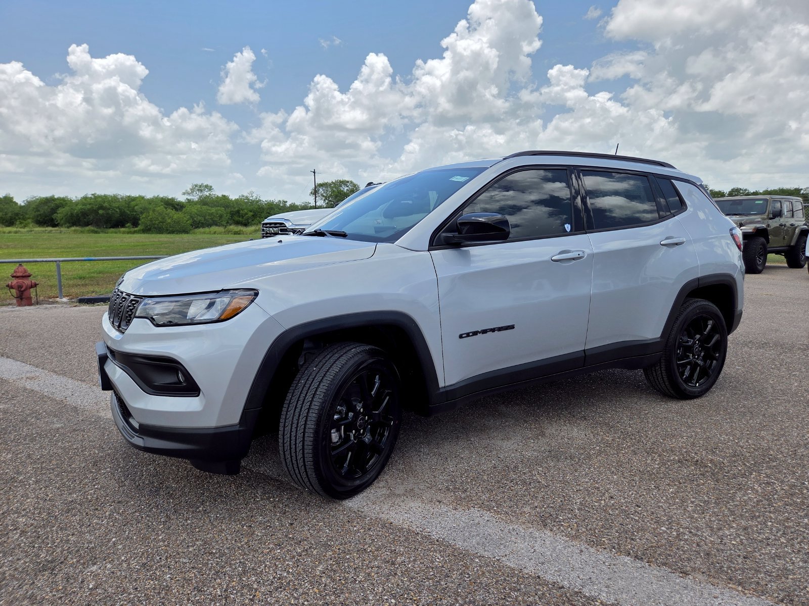 New 2026 Jeep Compass Latitude AWD/4WD image 3