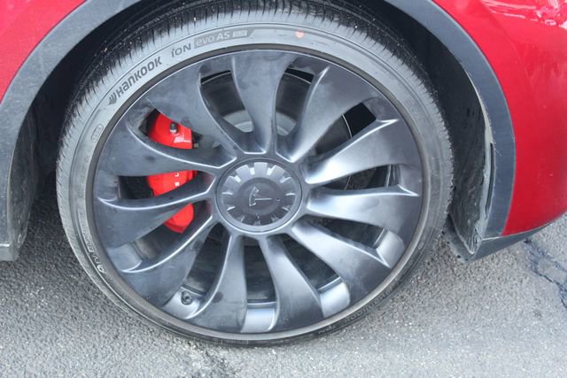 Used 2025 Tesla Model Y Performance image 12