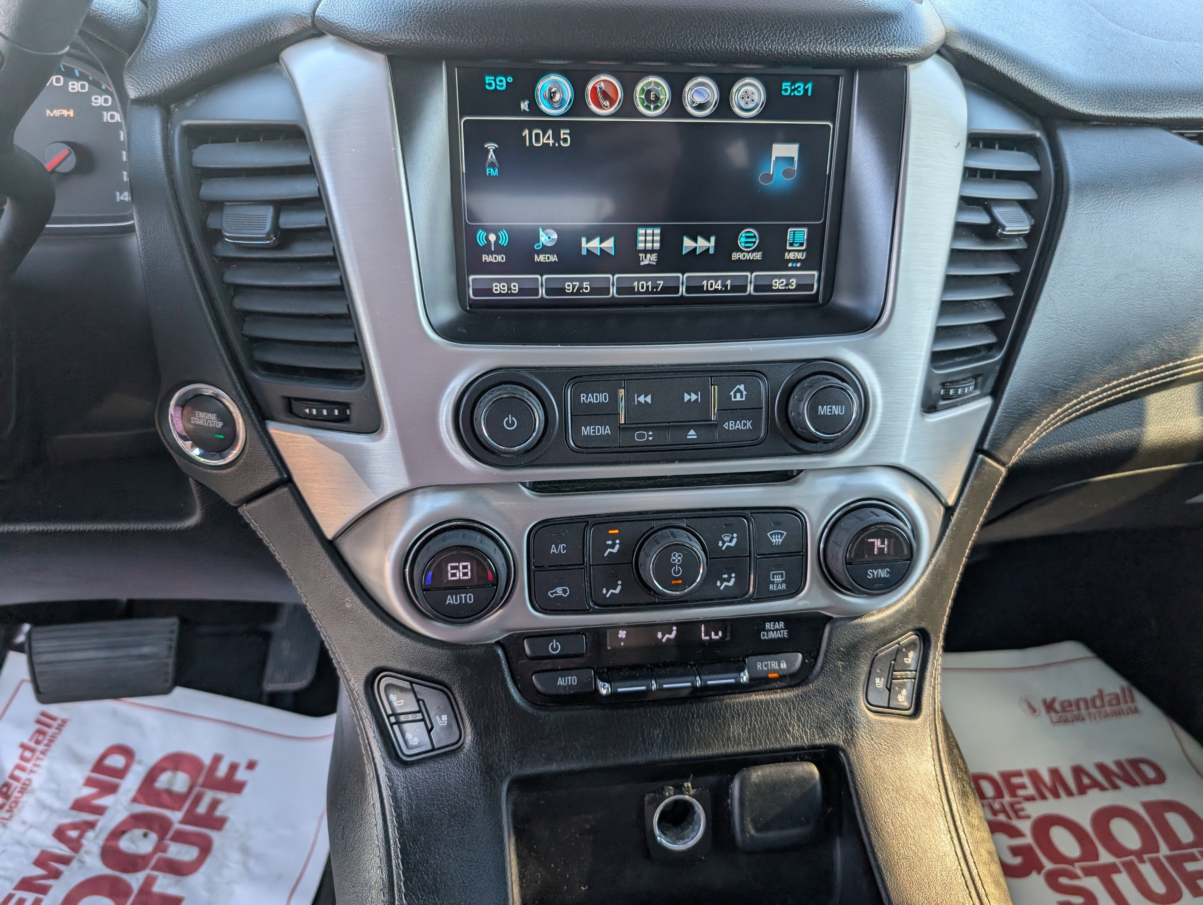 Used 2017 GMC Yukon XL SLT w/ Open Road Package image 18