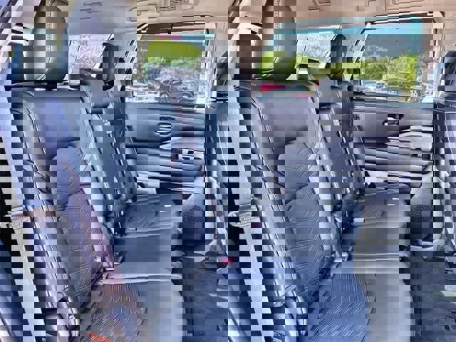 Used 2025 Nissan Pathfinder Platinum w/ Black Appearance Package image 22