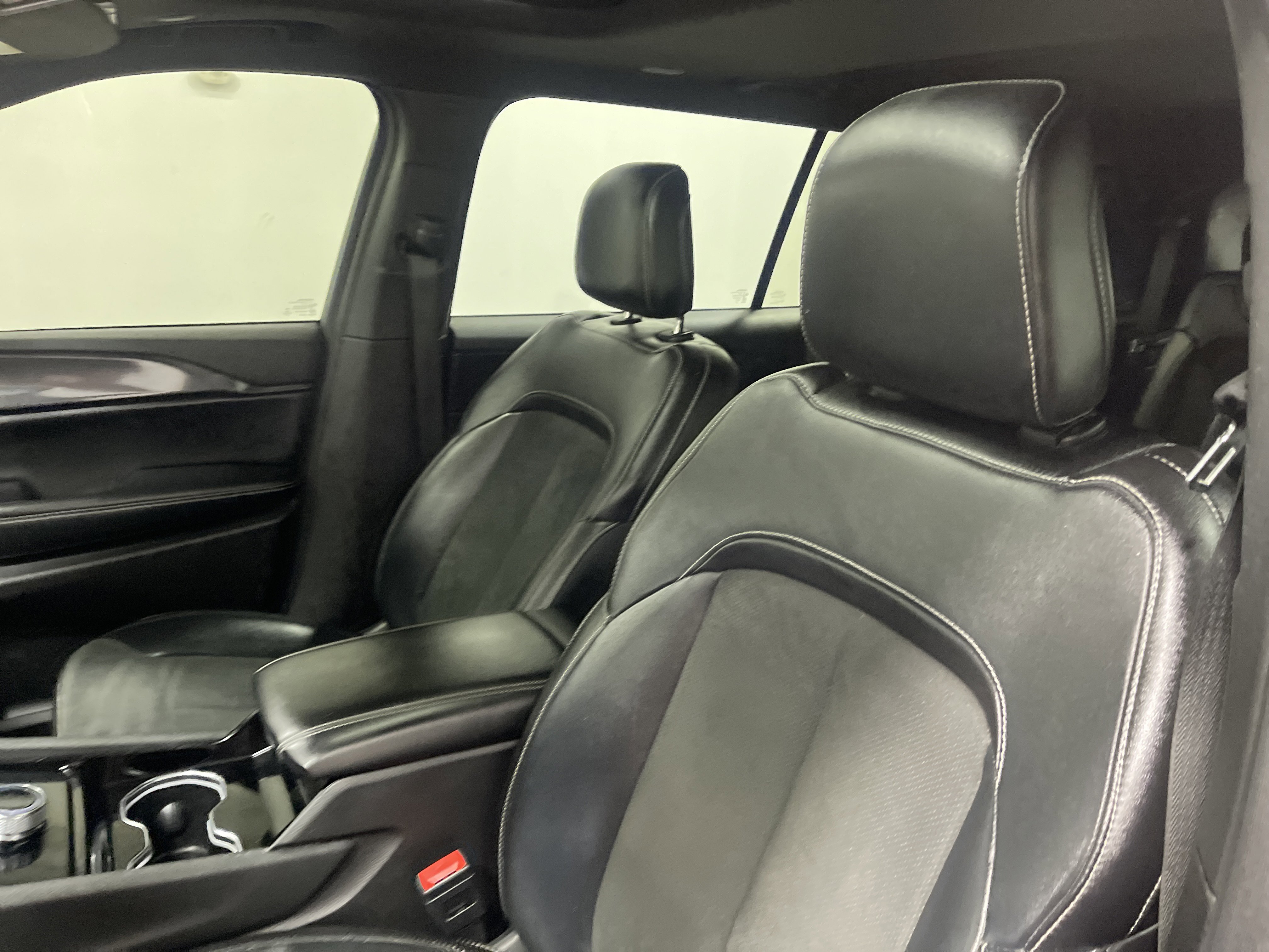 Used 2023 Jeep Grand Cherokee L Laredo AWD/4WD image 11