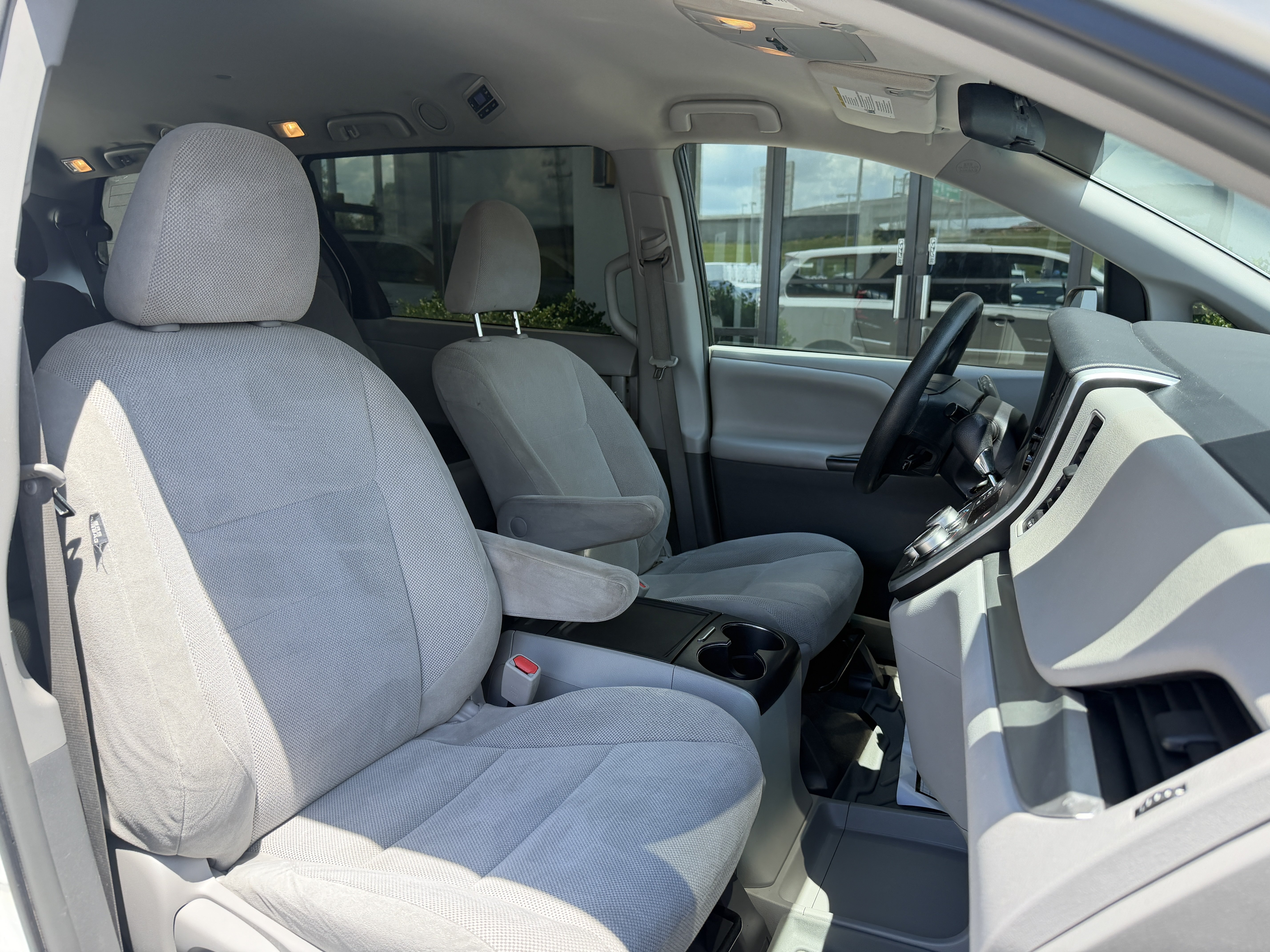 Used 2017 Toyota Sienna L FWD image 20
