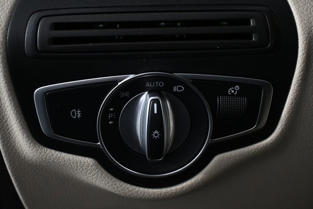 Certified 2022 Mercedes-Benz GLC 300 image 9