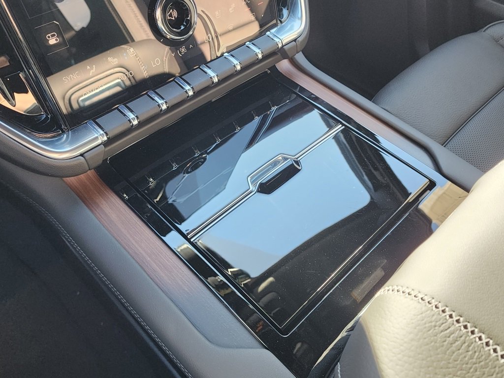 New 2026 GMC Yukon Denali w/ Denali Reserve Package image 35