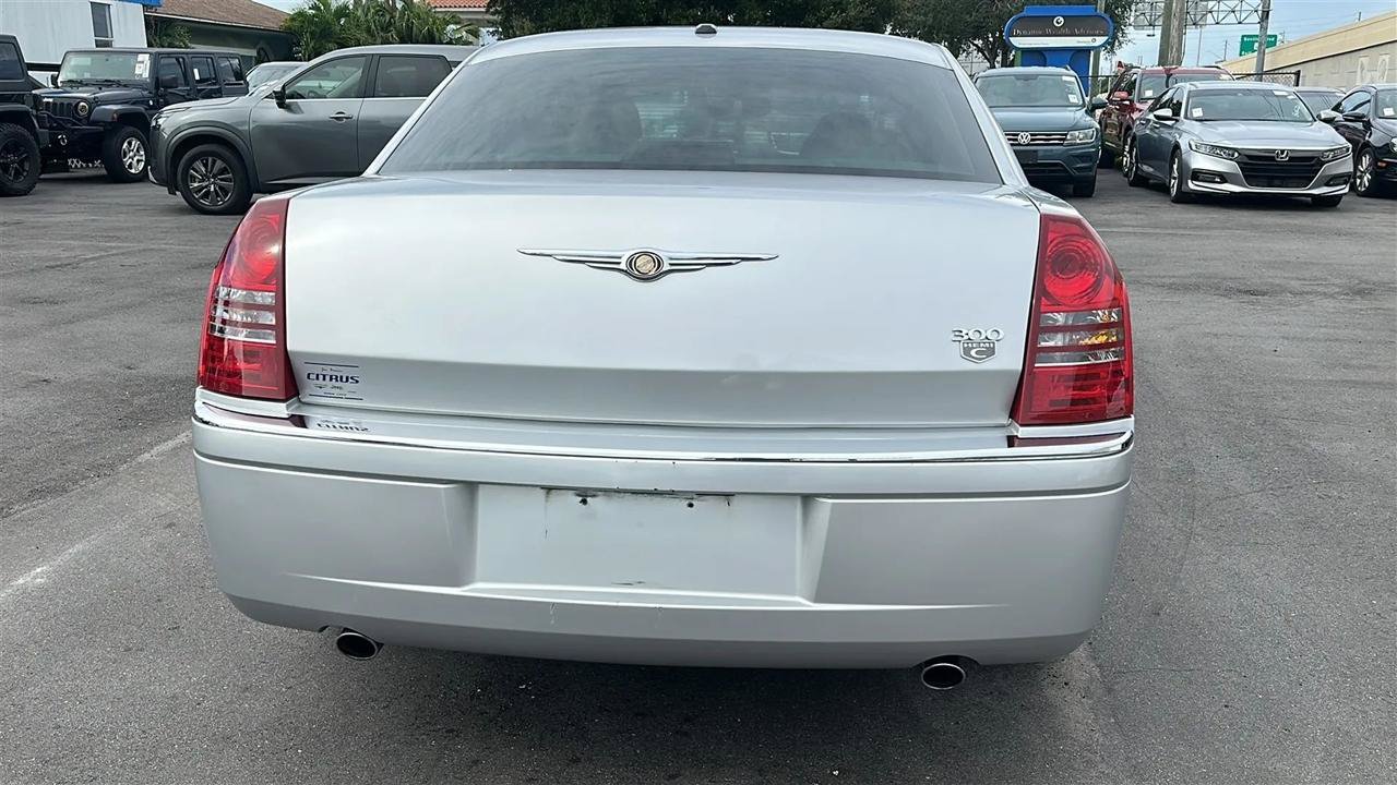 Used 2007 Chrysler 300 C RWD image 10