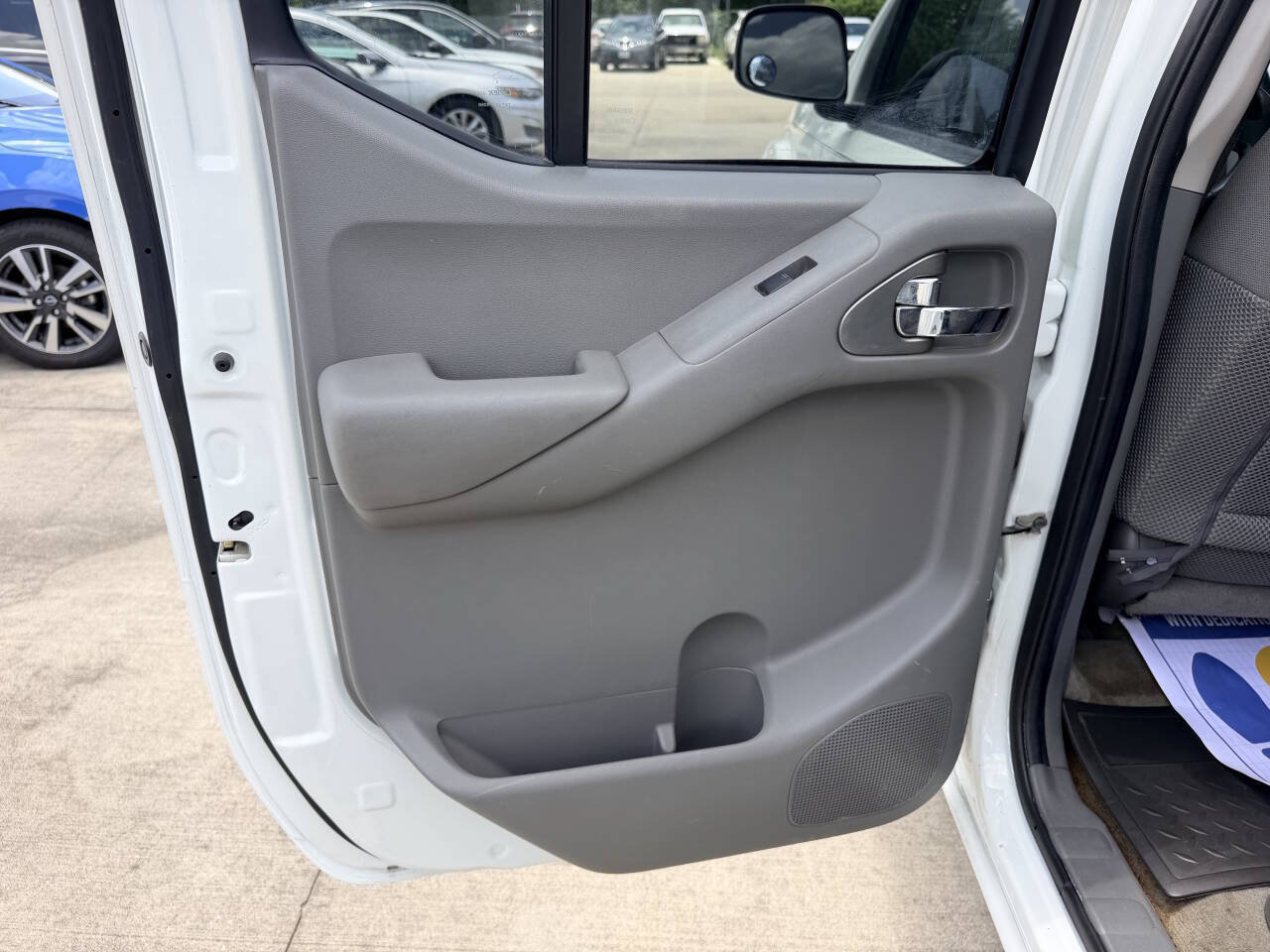 Used 2017 Nissan Frontier SV AWD/4WD image 11