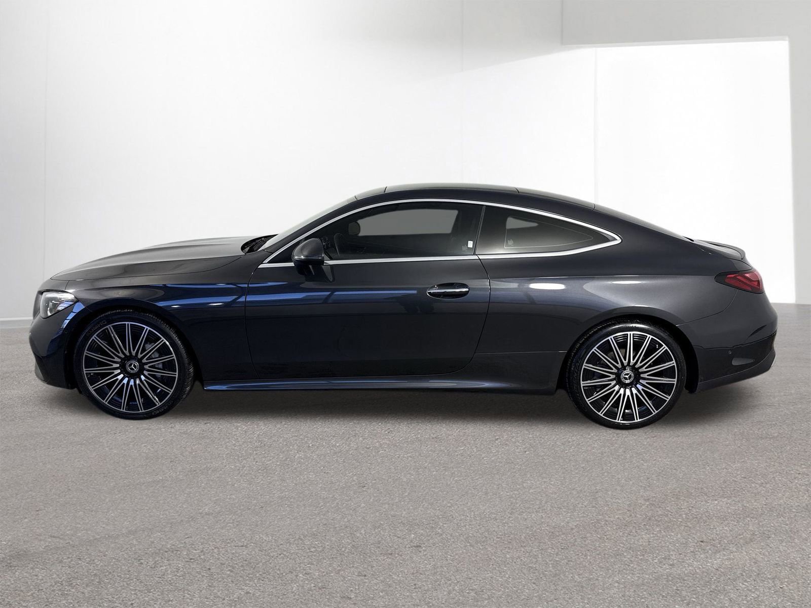 Used 2025 Mercedes-Benz CLE 300 4MATIC Coupe image 28