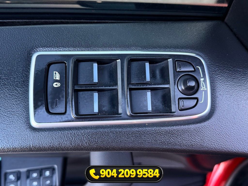 Used 2020 Jaguar F-PACE Premium image 14