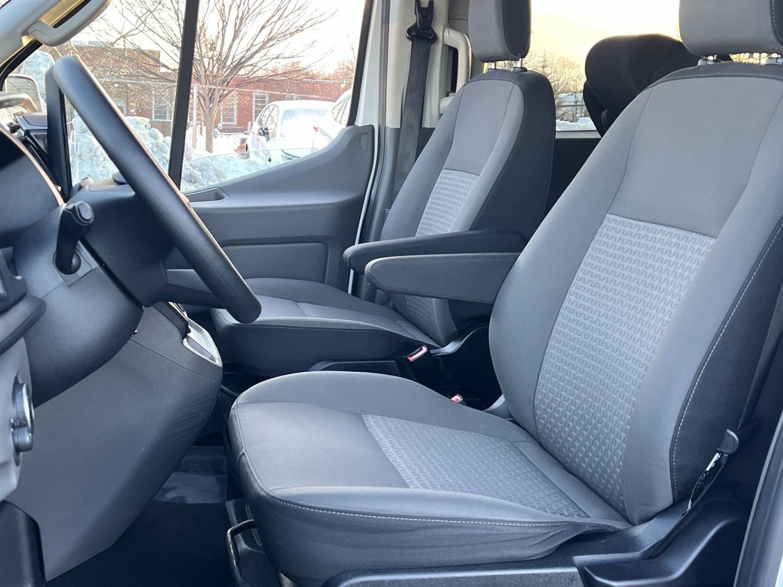 Used 2023 Ford Transit 350 XLT image 11