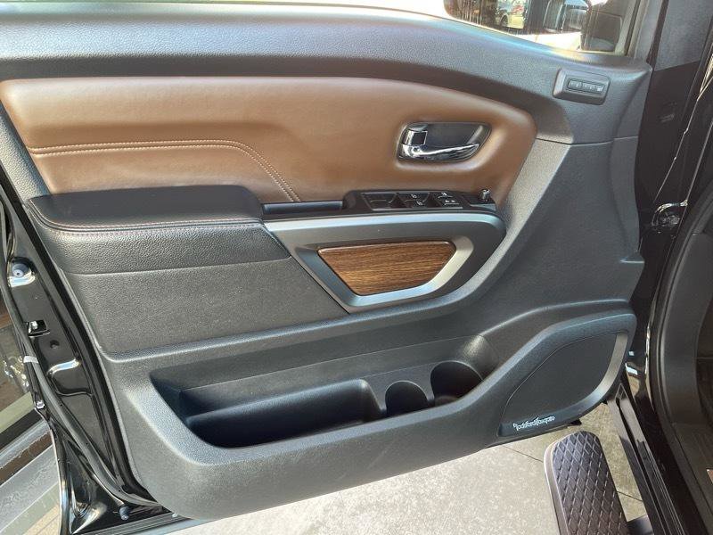 Used 2016 Nissan Titan Platinum Reserve image 26