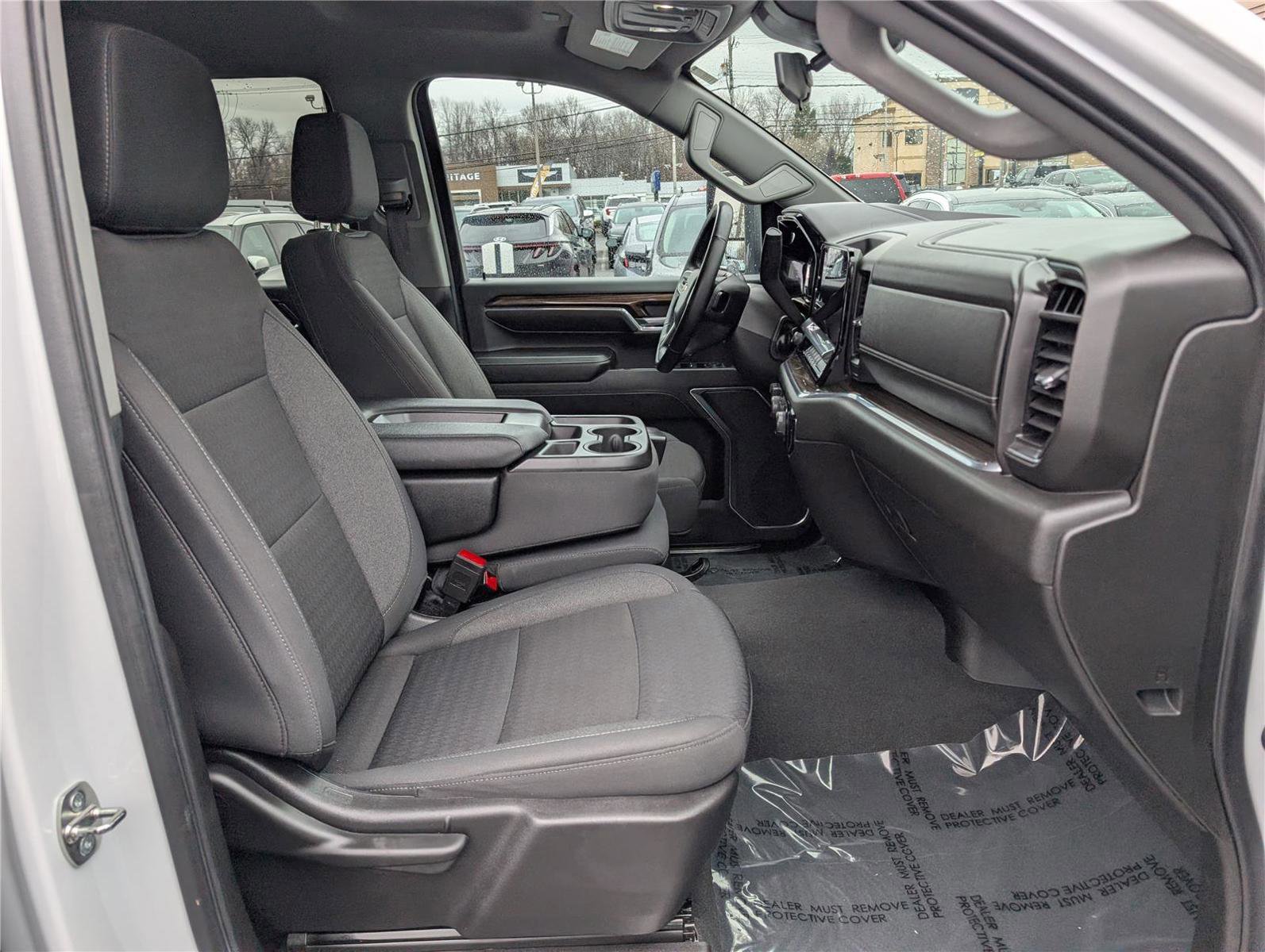 Used 2024 Chevrolet Silverado 3500 LT image 12