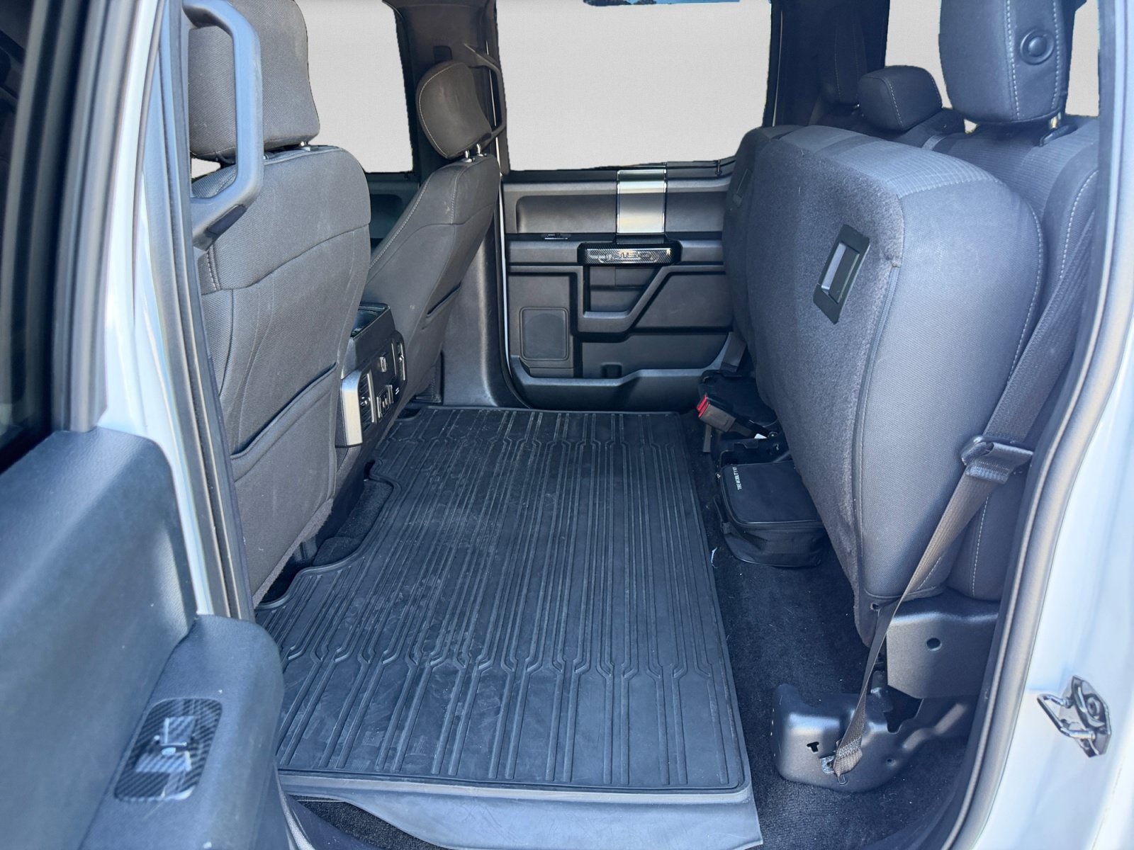 Used 2017 Ford F150 XLT w/ Equipment Group 302A Luxury AWD/4WD image 30