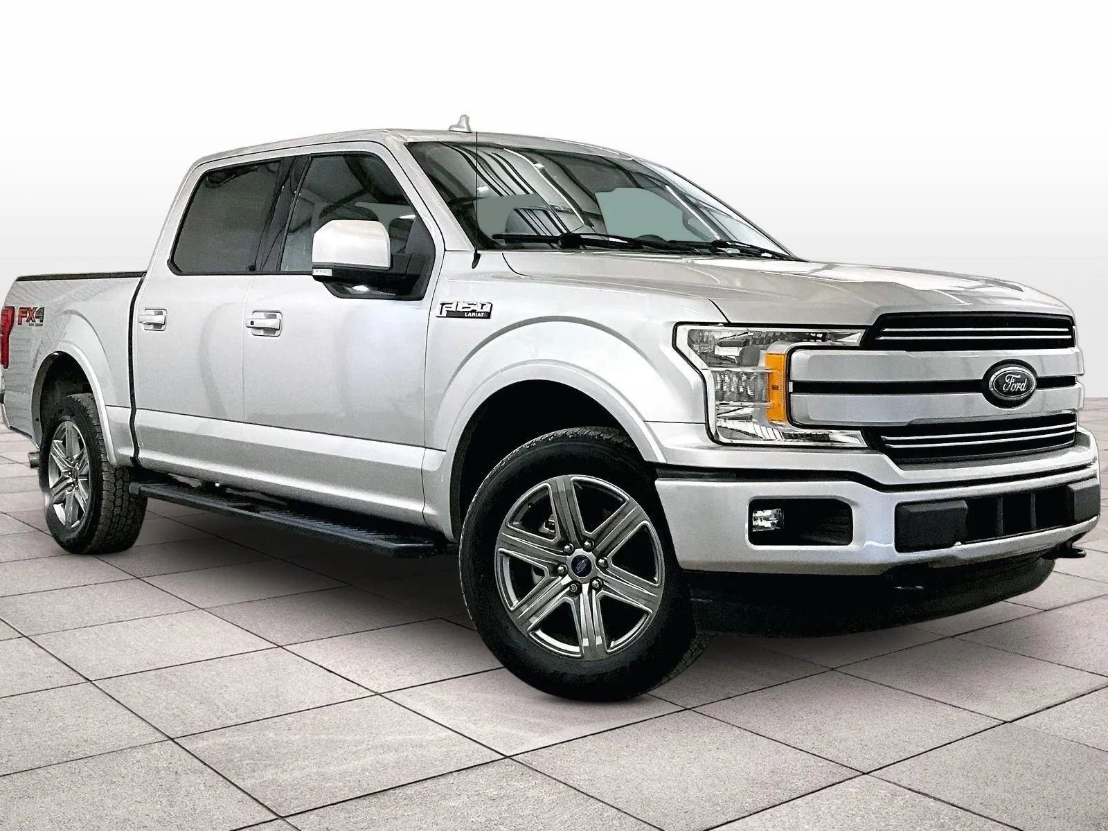 Used 2018 Ford F150 Lariat image 2