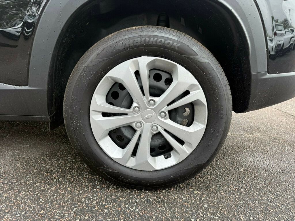 Used 2026 Chevrolet Trax LS image 9