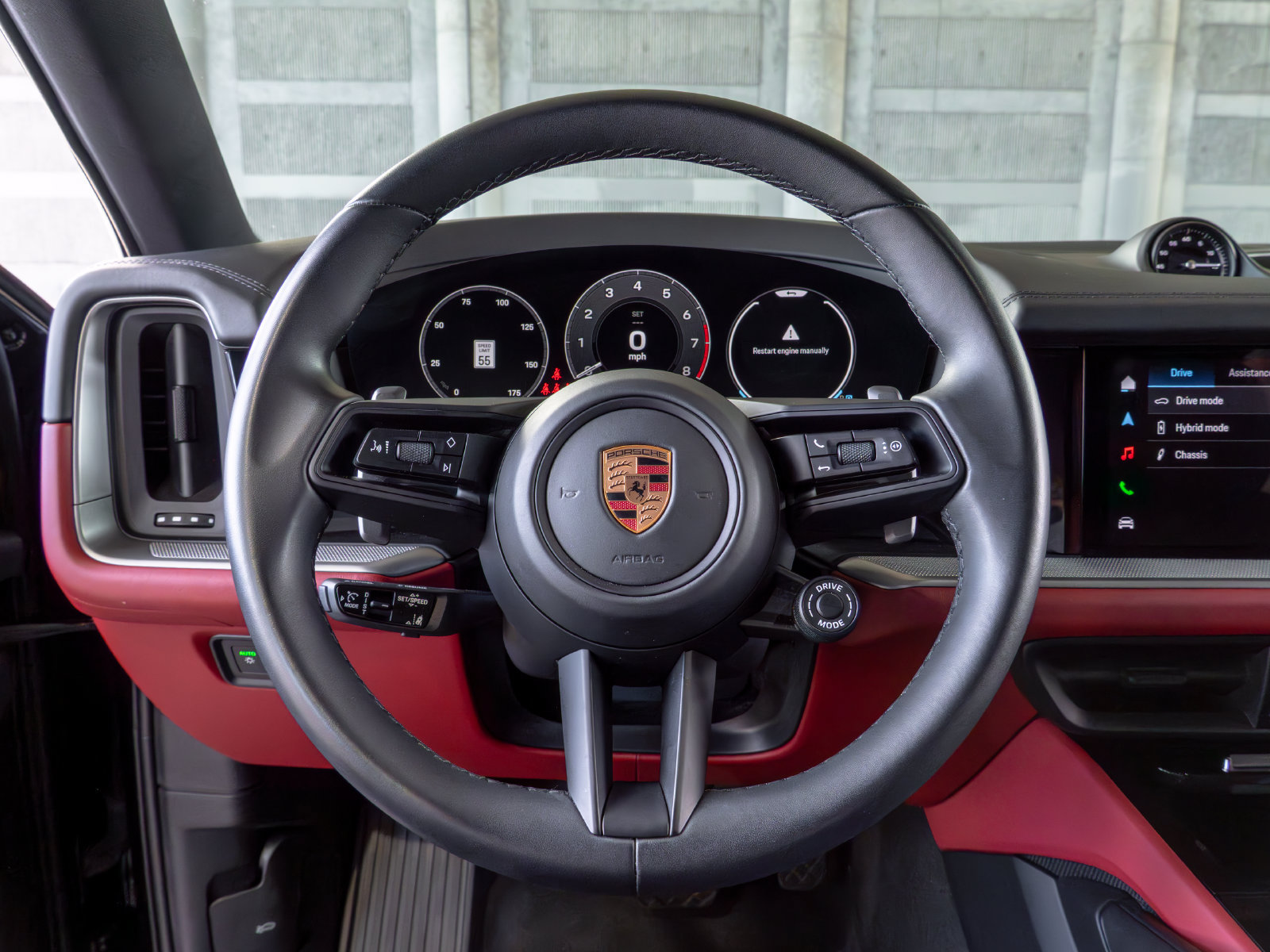 Certified 2025 Porsche Cayenne E-Hybrid Coupe w/ Premium Package Plus AWD/4WD image 30