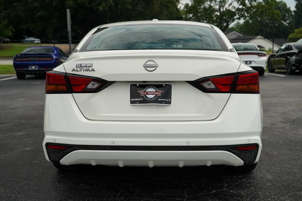Used 2025 Nissan Altima 2.5 SV FWD image 19