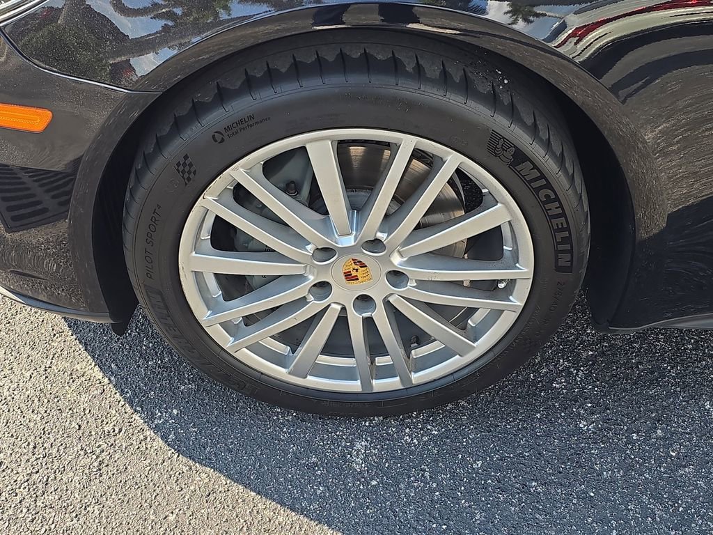 Used 2017 Porsche Panamera 4S image 5