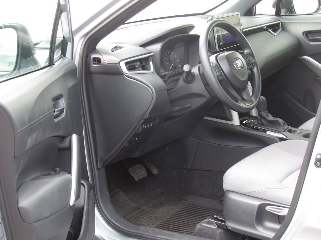 Used 2025 Toyota Corolla Cross AWD Hybrid image 9
