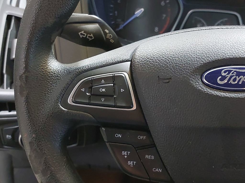 Used 2016 Ford Focus SE FWD image 16