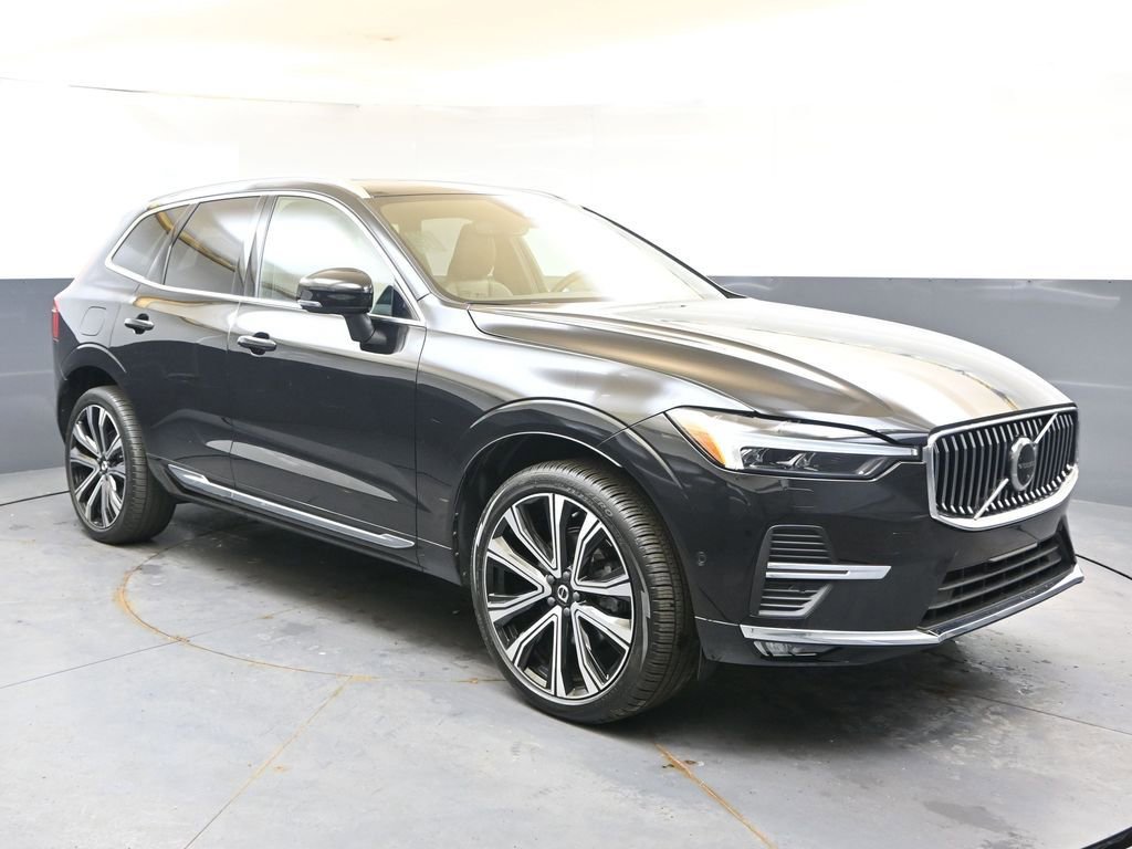 Used 2023 Volvo XC60 B5 Ultimate w/ Climate Package AWD/4WD image 3