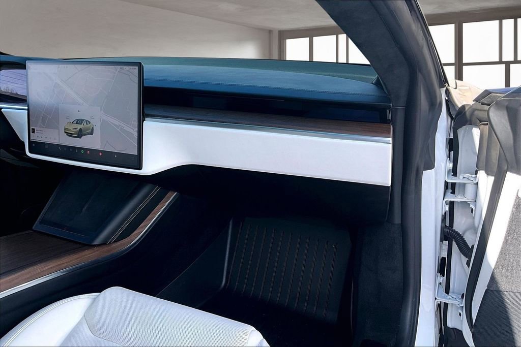 Used 2022 Tesla Model S image 24