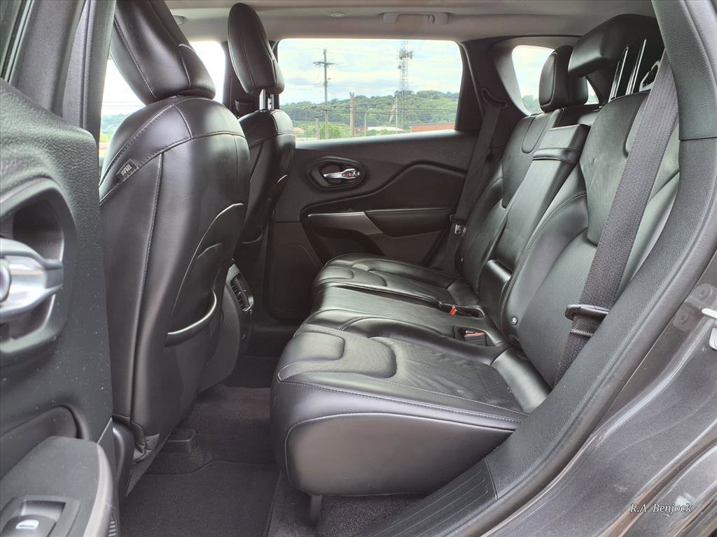 Used 2019 Jeep Cherokee Limited image 8