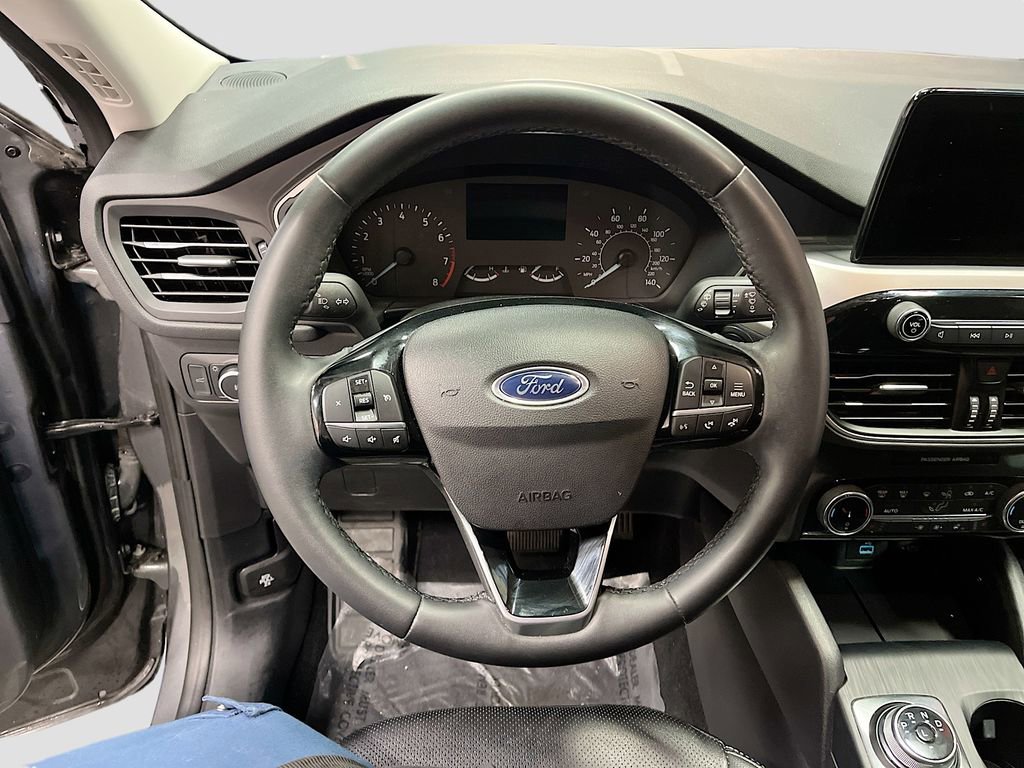 Used 2022 Ford Escape SEL image 11