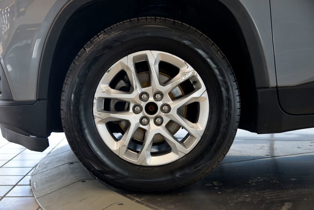 Used 2019 Chevrolet Traverse LS FWD image 10