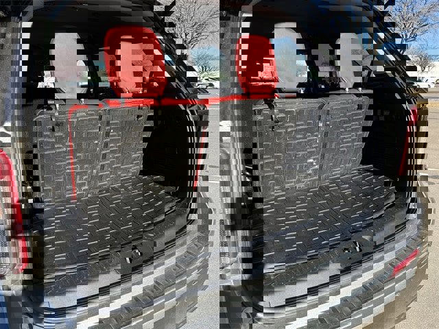 Used 2023 Ford Explorer XLT image 33