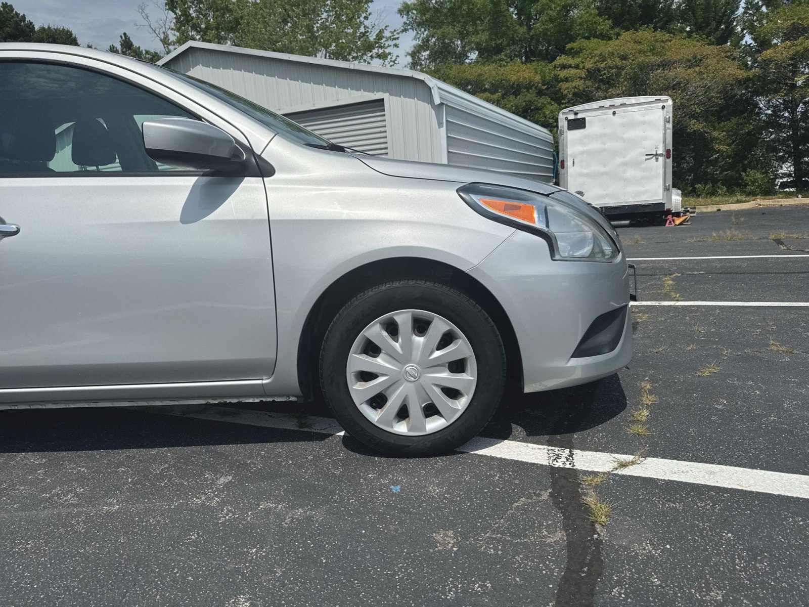 Used 2018 Nissan Versa SV FWD image 2
