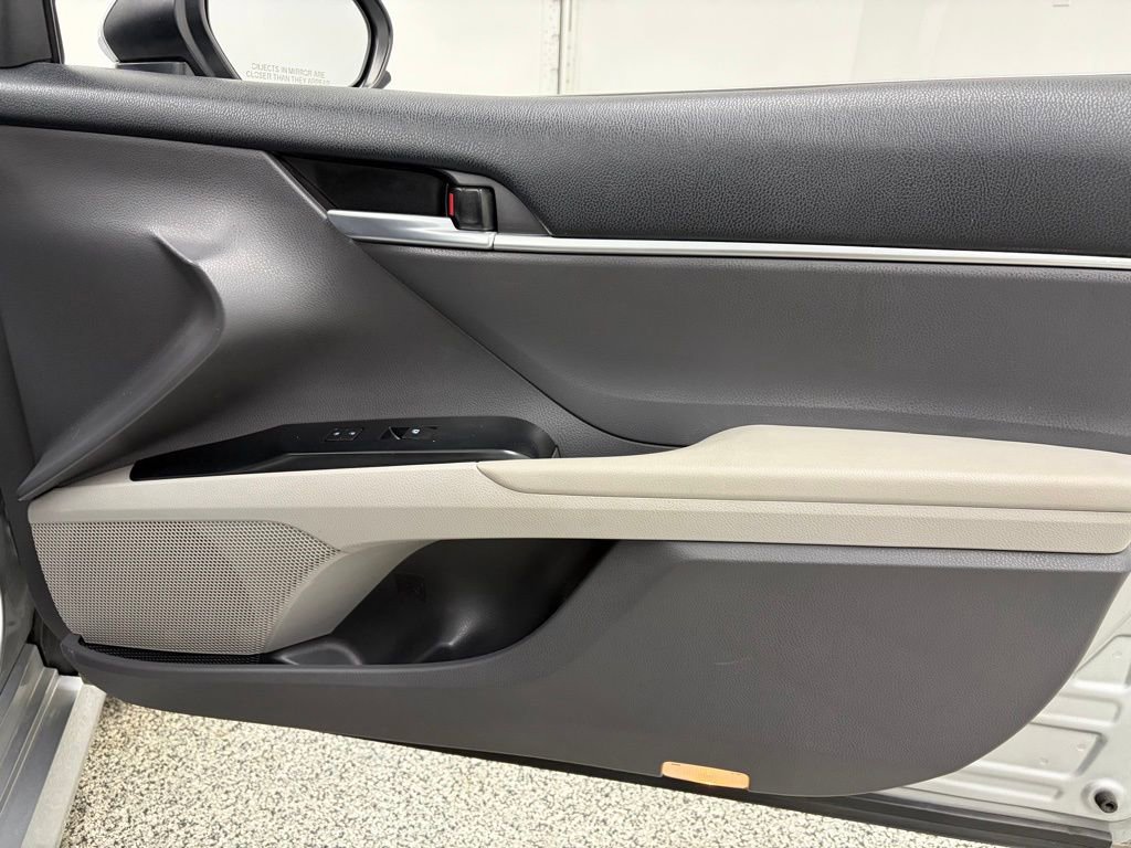 Used 2019 Toyota Camry LE FWD image 43