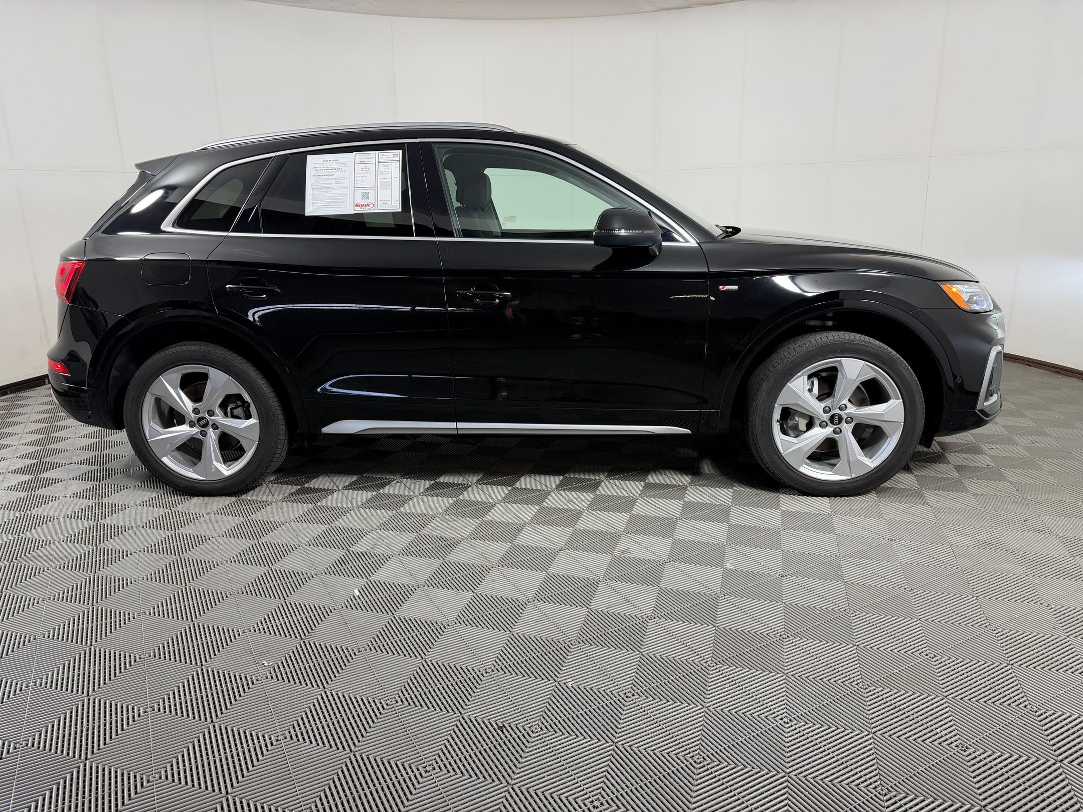 Used 2023 Audi Q5 2.0T Prestige w/ Prestige Package AWD/4WD image 8