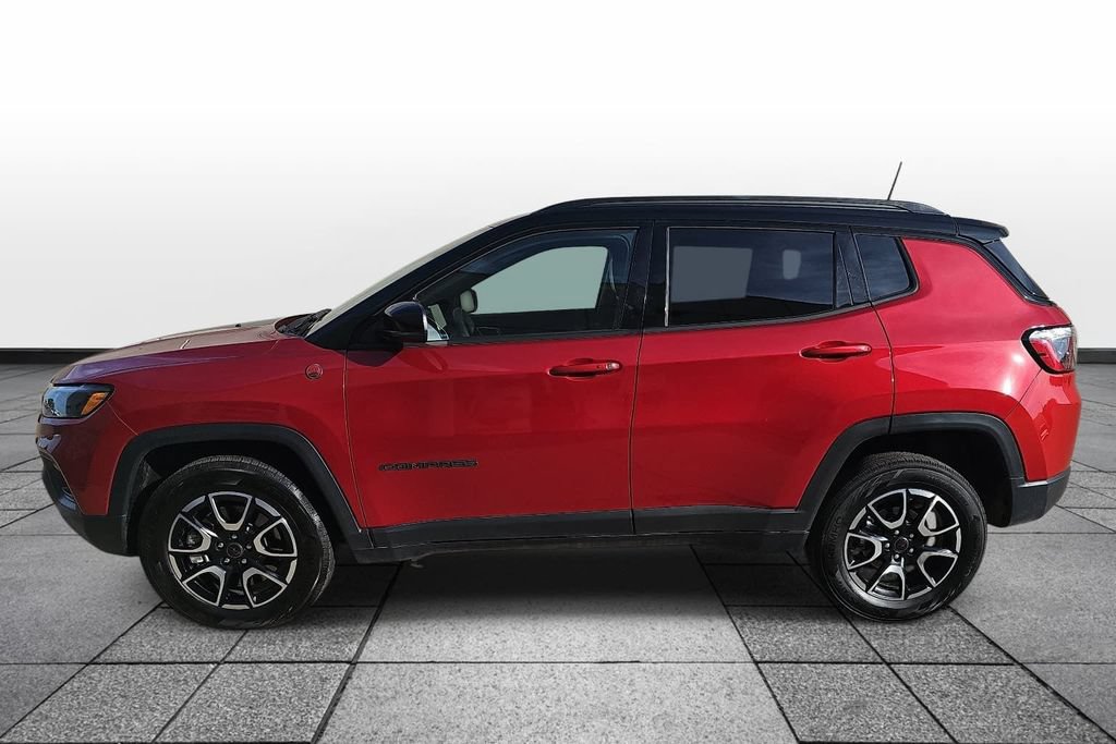 Used 2025 Jeep Compass Trailhawk AWD/4WD image 8
