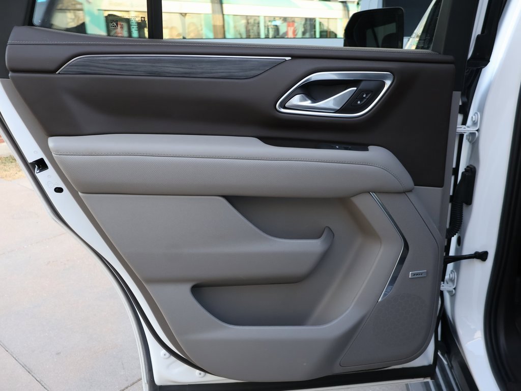 Used 2022 GMC Yukon SLT w/ SLT Luxury Package image 28