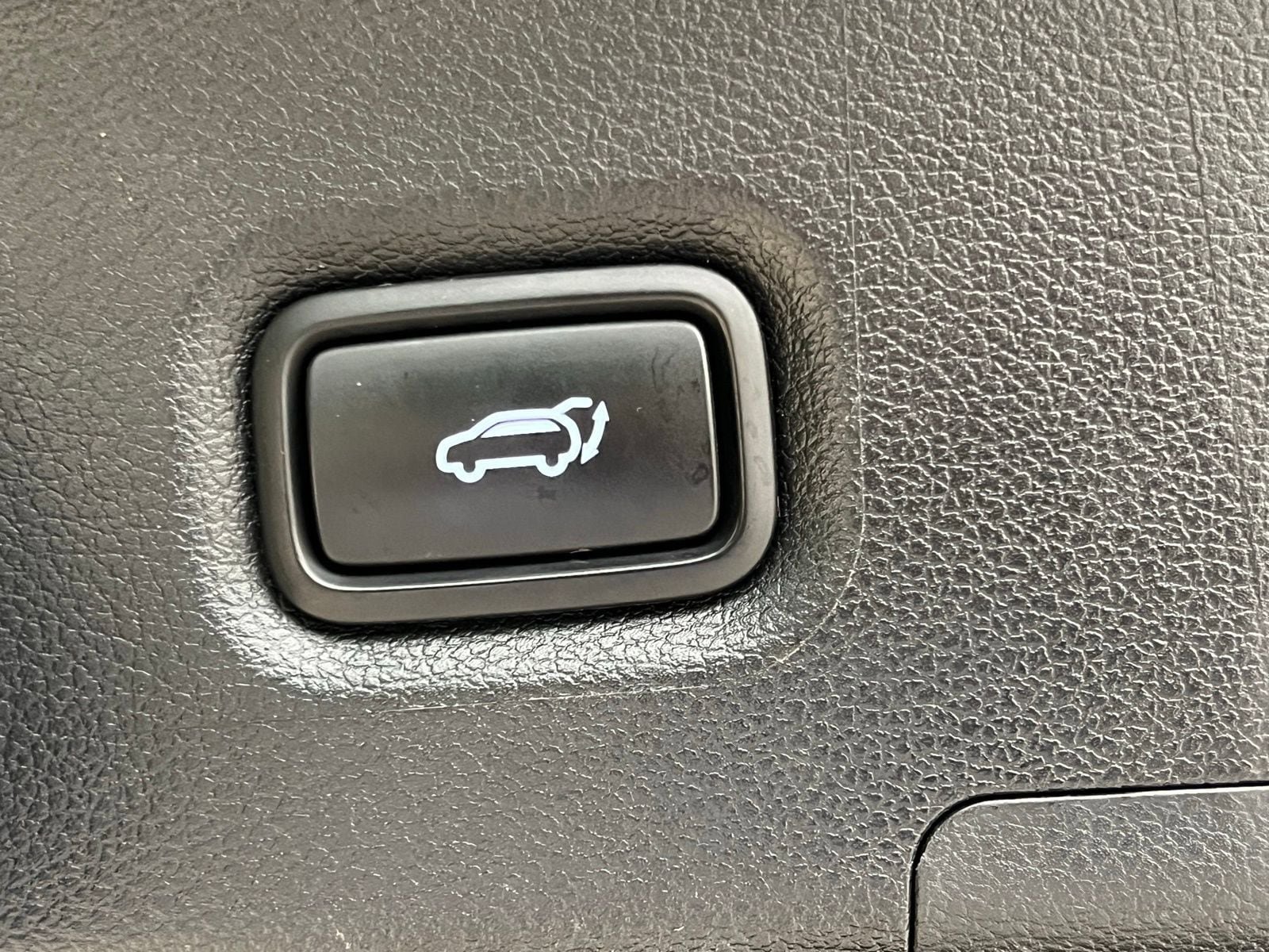 Certified 2023 Hyundai Santa Fe SEL w/ Premium Package FWD image 15