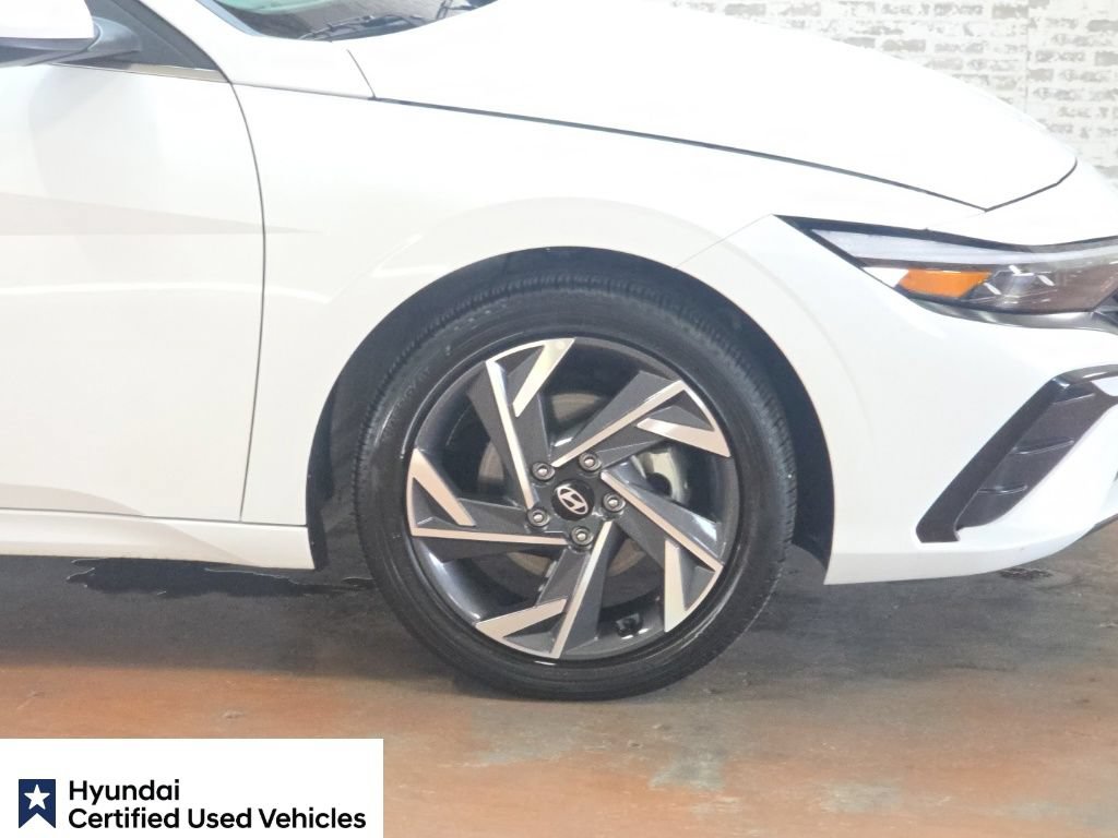 Used 2025 Hyundai Elantra SEL FWD image 7
