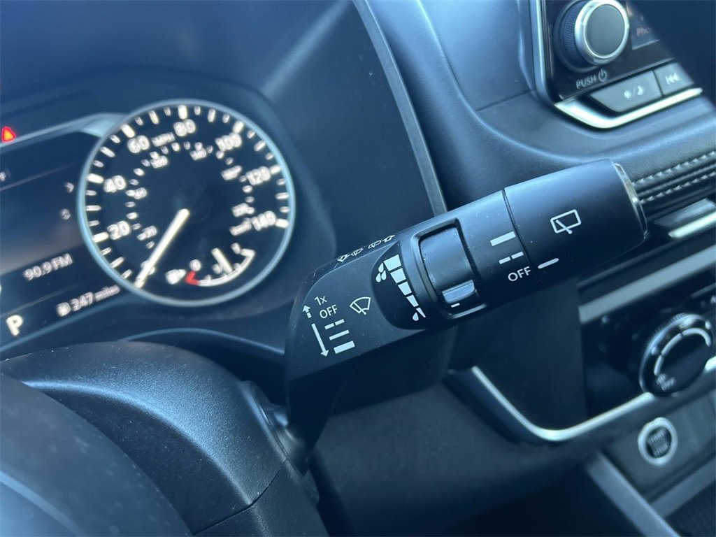 Used 2023 Nissan Rogue S image 25