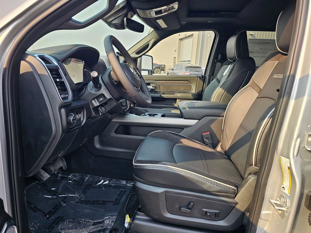 New 2026 RAM 2500 Laramie AWD/4WD image 10