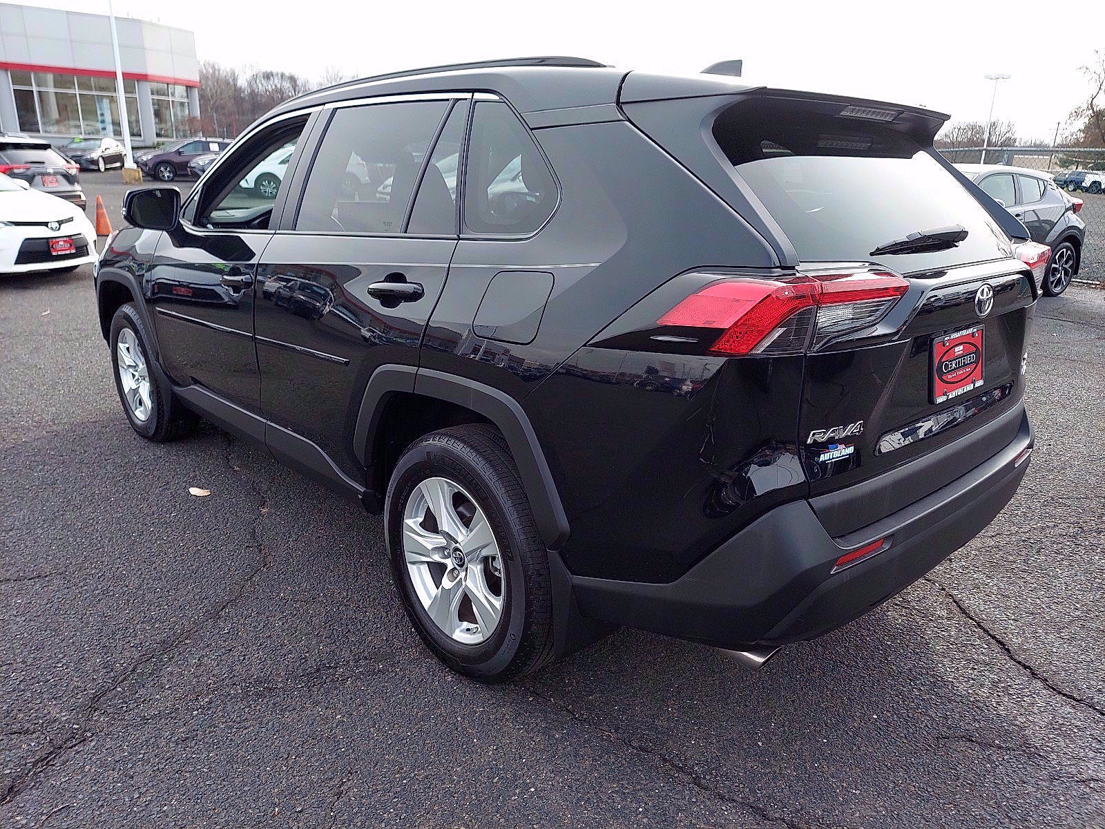 Certified 2019 Toyota RAV4 XLE image 5