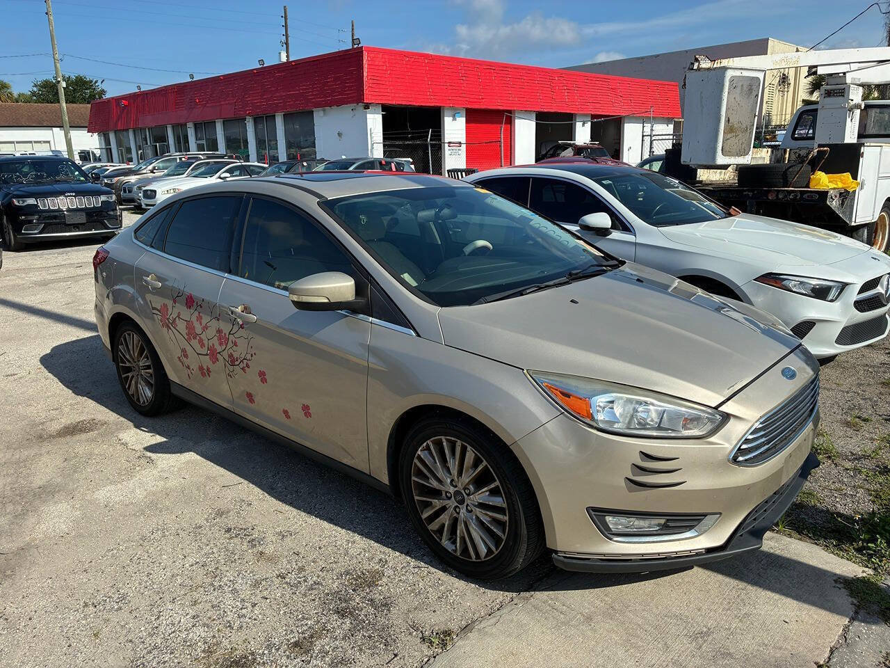 Used 2018 Ford Focus Titanium FWD image 7