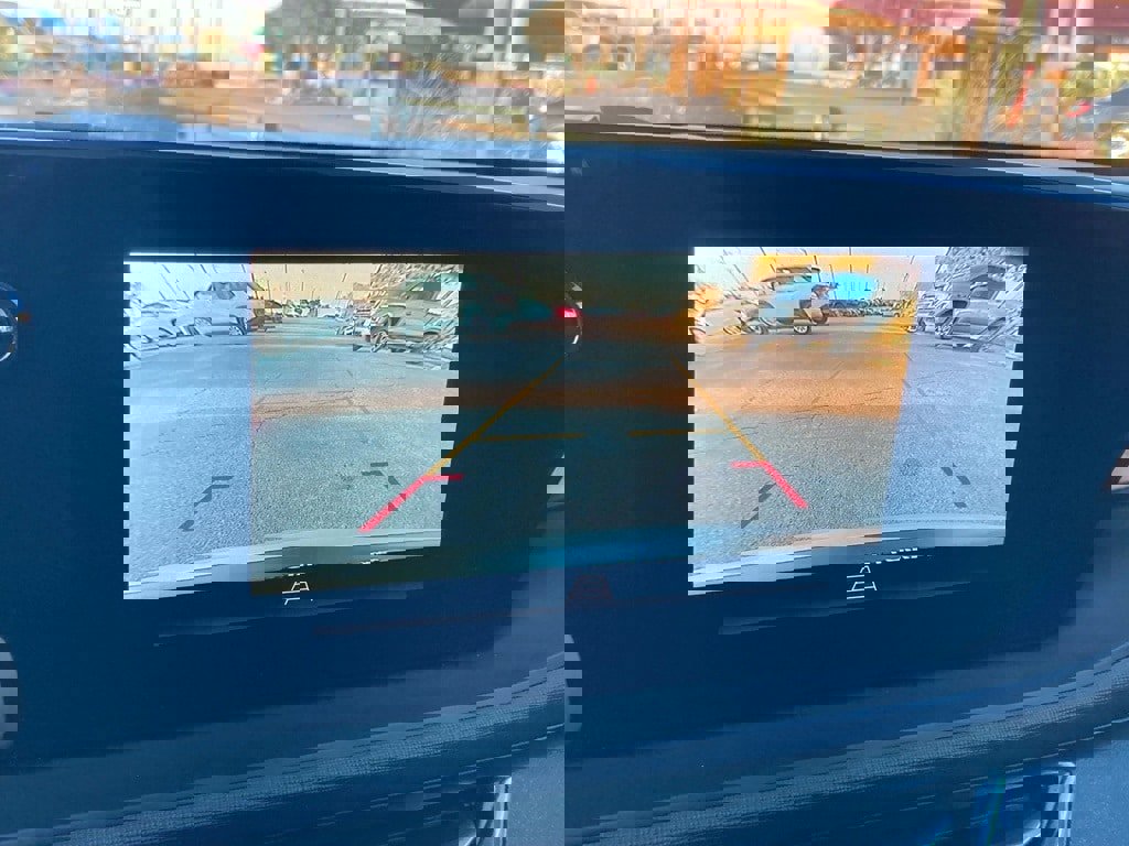 Used 2025 Buick Envista Preferred image 21