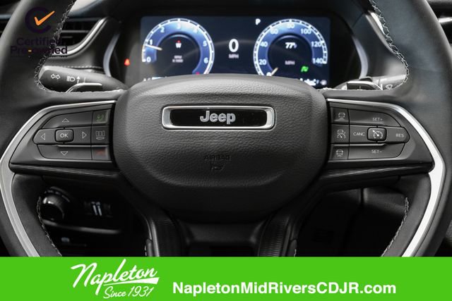 Used 2025 Jeep Grand Cherokee Altitude image 10