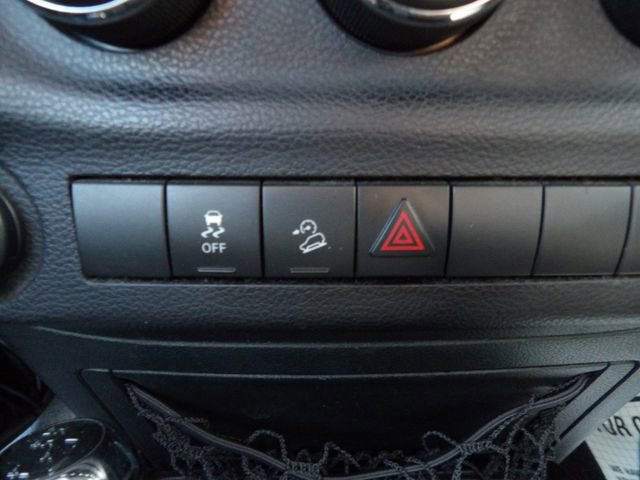 Used 2018 Jeep Wrangler Unlimited Sport w/ Connectivity Group image 23