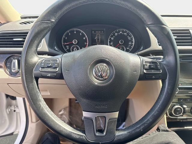 Used 2015 Volkswagen Passat 1.8T SEL Premium FWD image 23