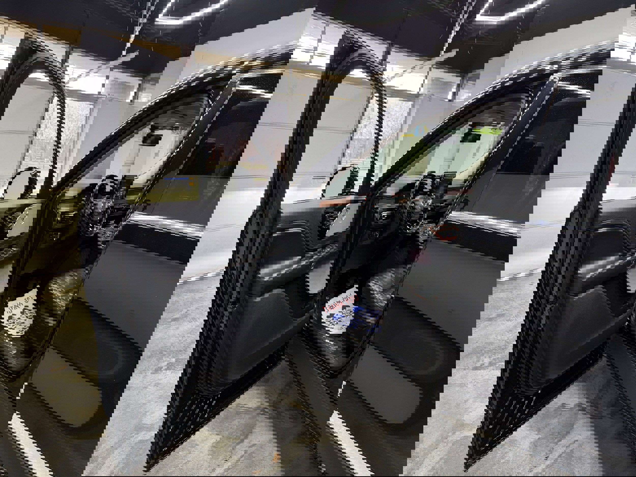 Used 2020 Lincoln Aviator Reserve w/ Equipment Group 202A image 10