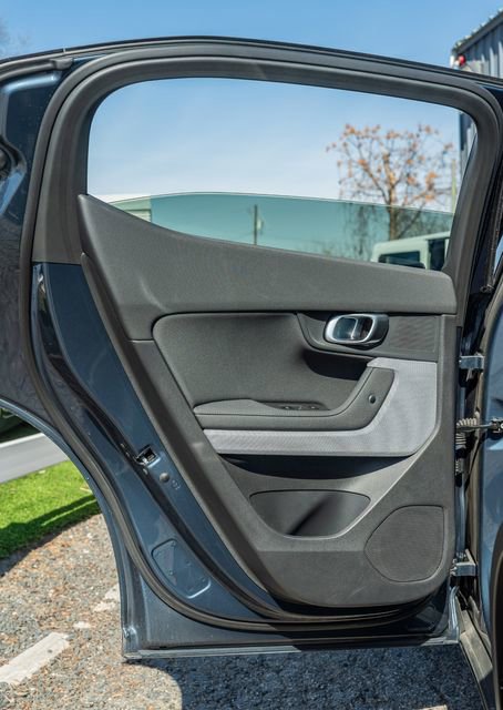 Used 2022 Polestar Polestar 2 w/ Performance Package image 31