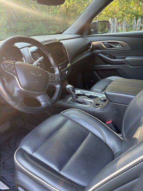 Used 2023 Chevrolet Traverse Premier w/ Redline Edition FWD image 8