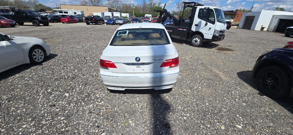 Used 2008 BMW 750i RWD image 9